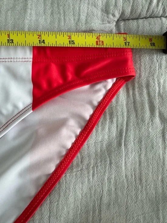 Canada Flag Men’s Swim Briefs 🇨🇦 Maple Leaf Bikini Trunks XL 34 NWOT - Picture 3 of 3